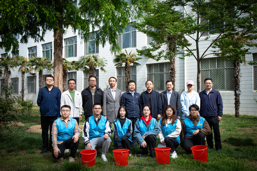 植此青绿，情系母校 ——马上传媒参与母校捐赠树植认领活动